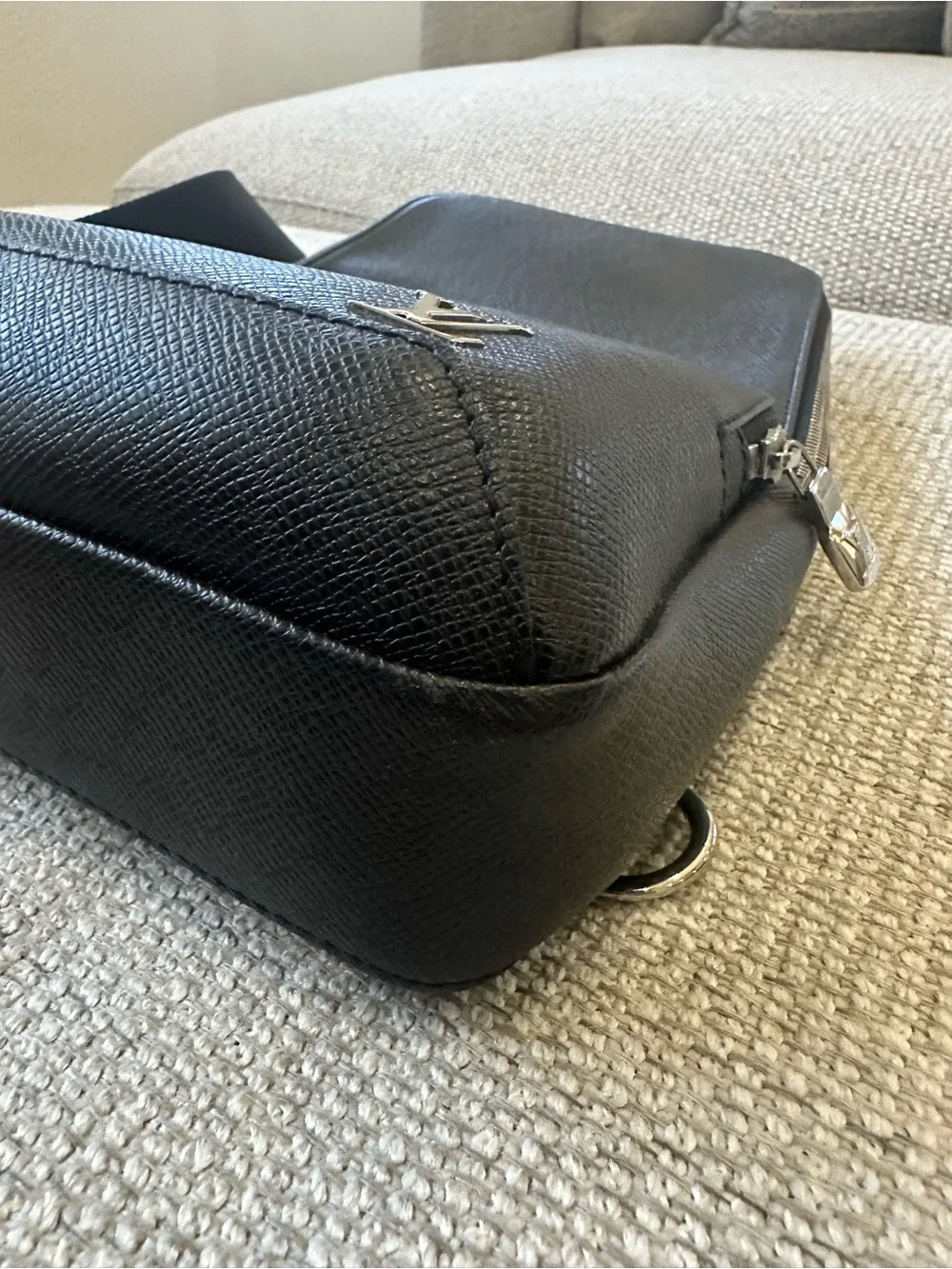 Louis Vuitton Avenue Sling Crossbody Bag in Taiga leather